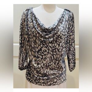 St. John ladies silk top size small price is firm